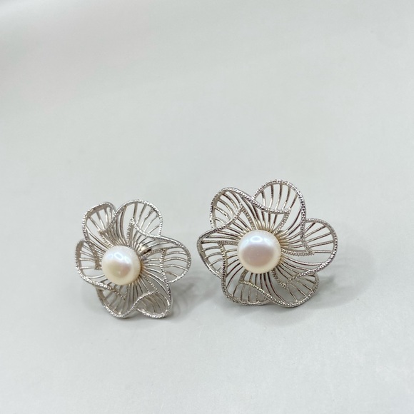 Sterling Silver Cultured Pearl Filigree Large Flower Earrings - Picture 3 of 6